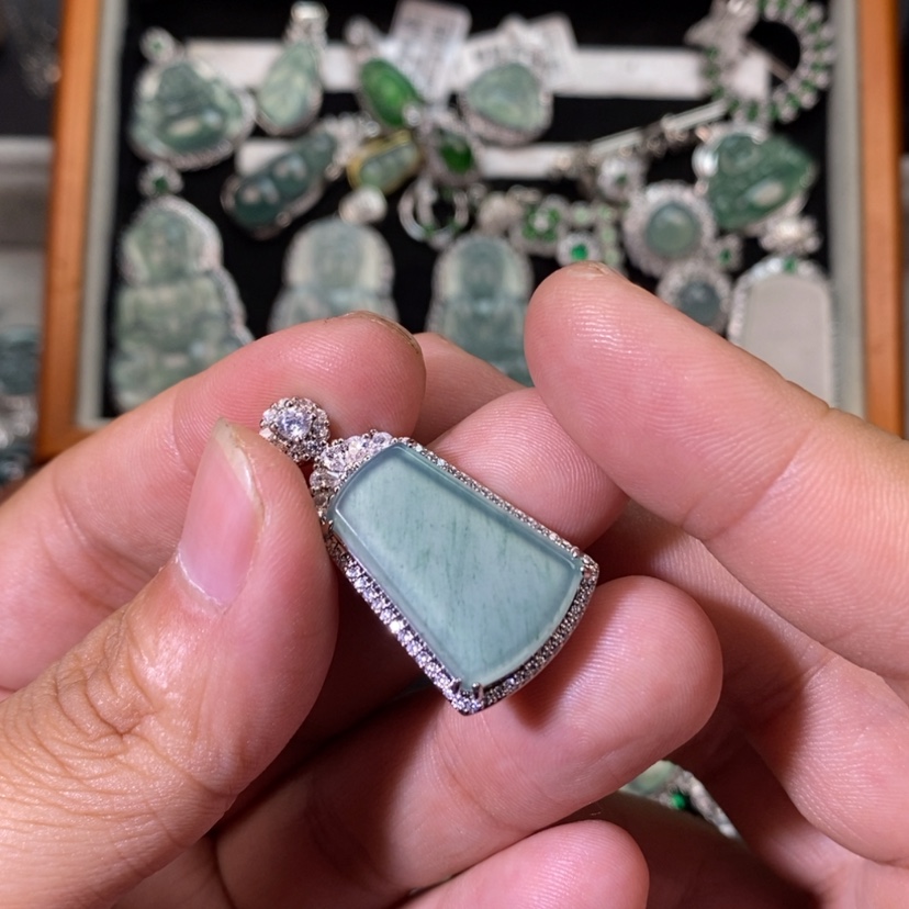 【闪购商品】翡翠未镶嵌颈饰天然 