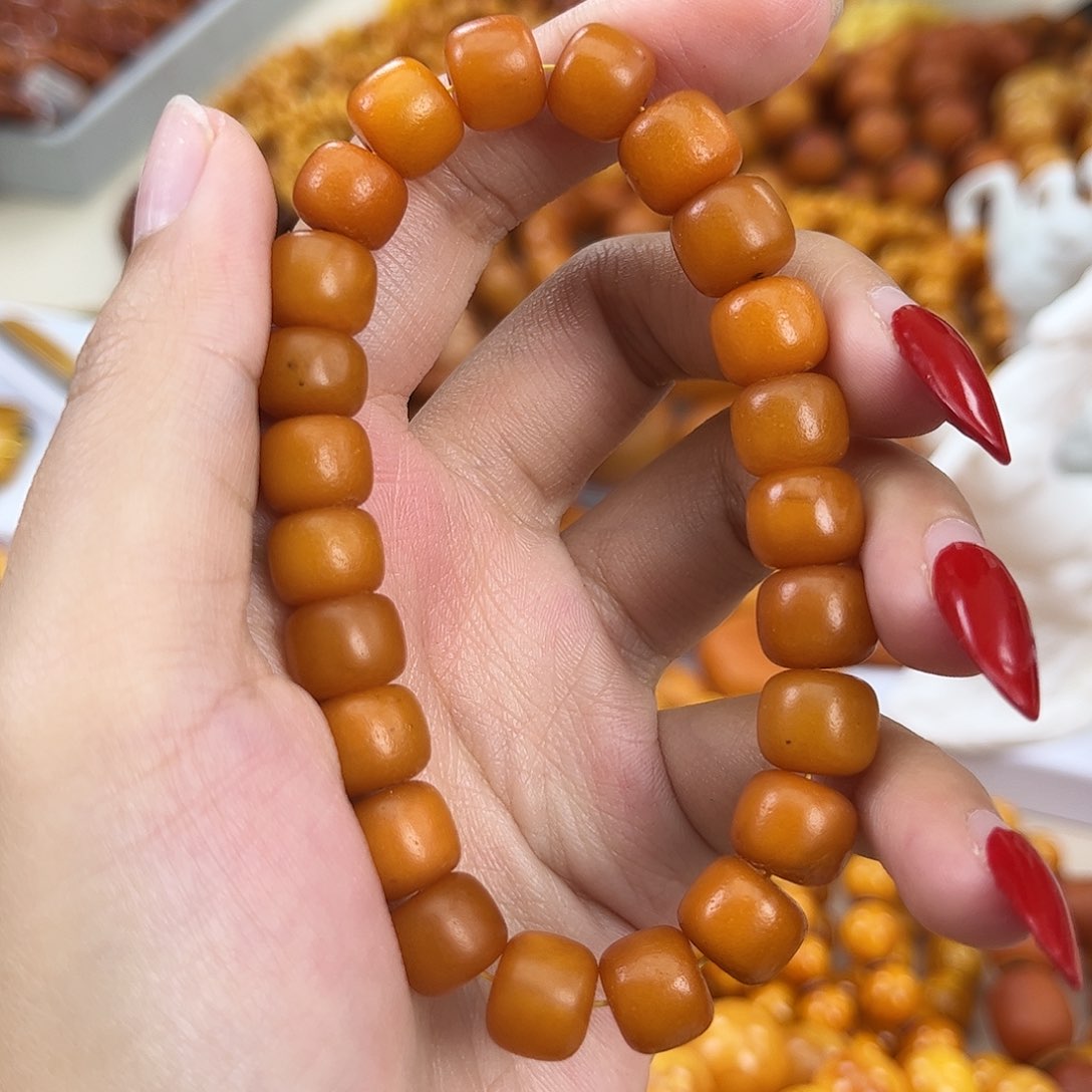 琥珀颈饰未镶嵌蜜蜡