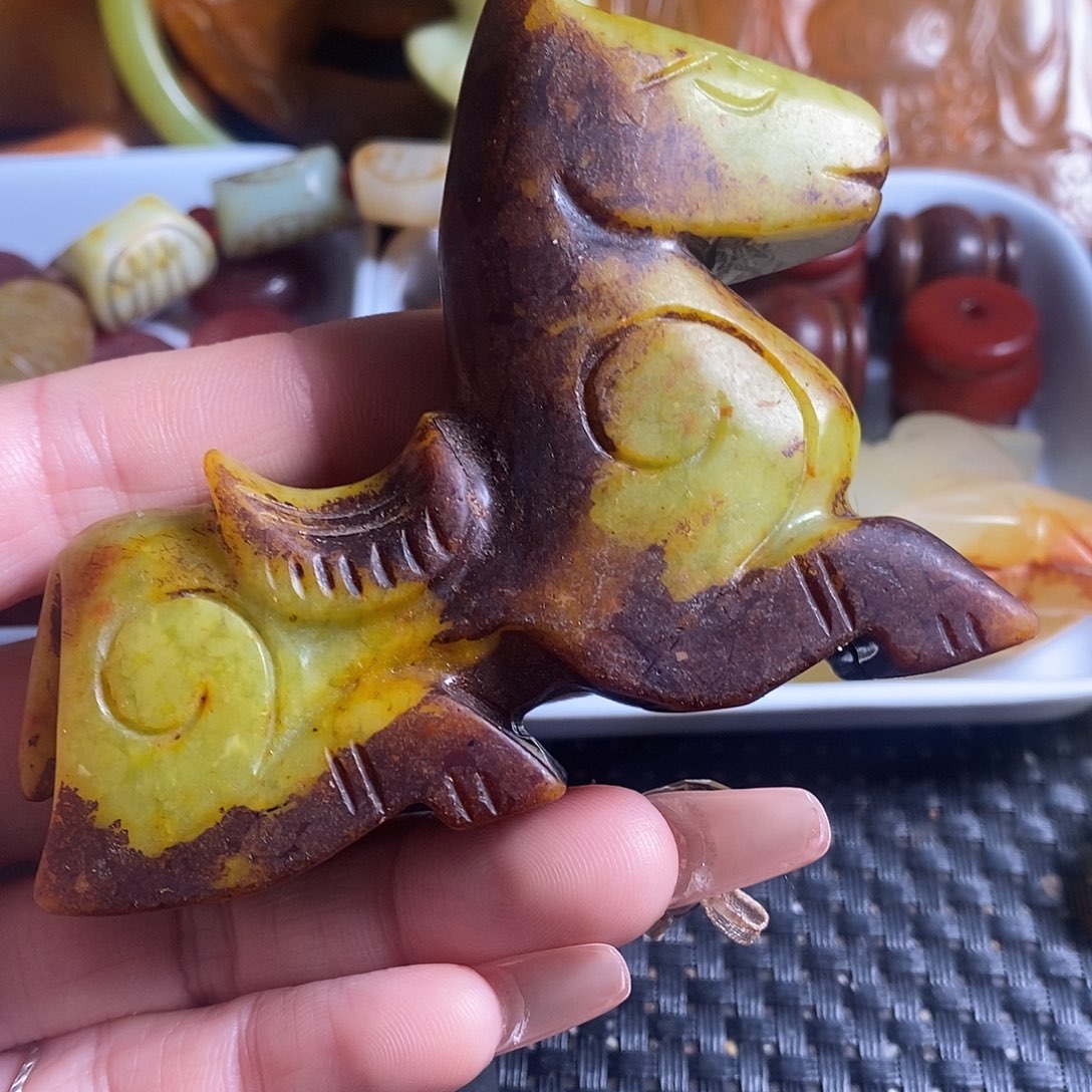 岫玉未镶嵌珠宝奇石