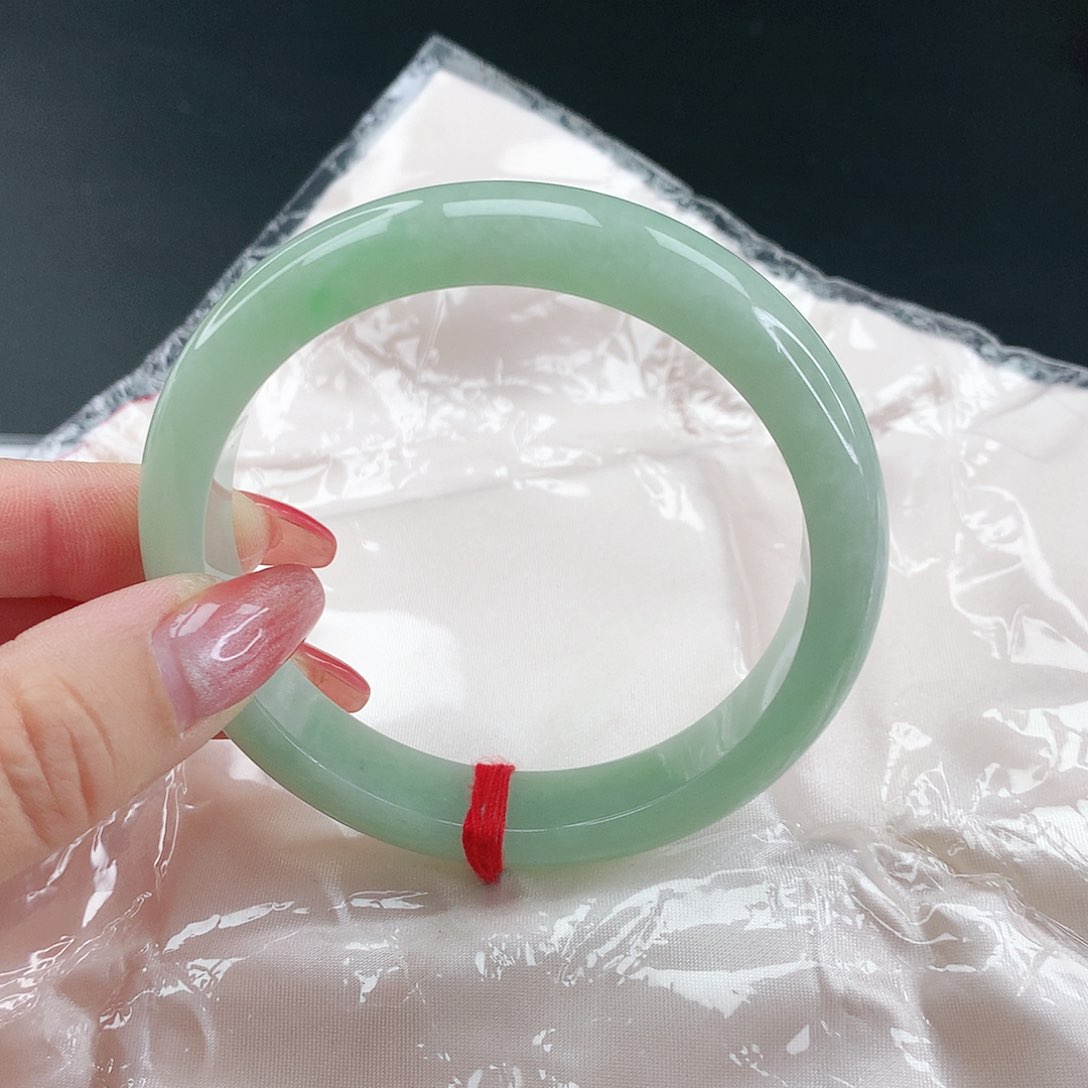 翡翠手镯未镶嵌翡翠701