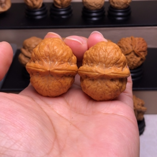 文玩核桃把件粗筋钢蛋20