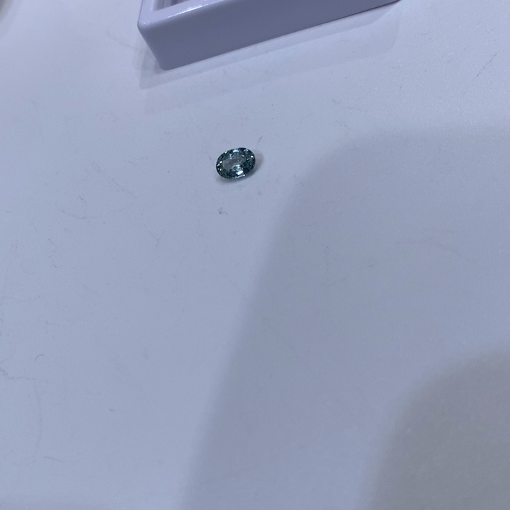 用***4蓝宝石裸石0.56克拉