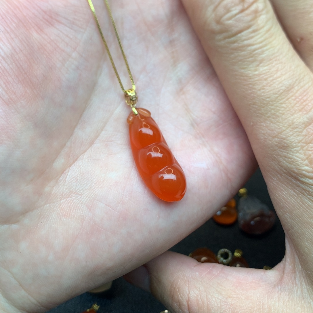 南红玛瑙颈饰未镶嵌喜****子