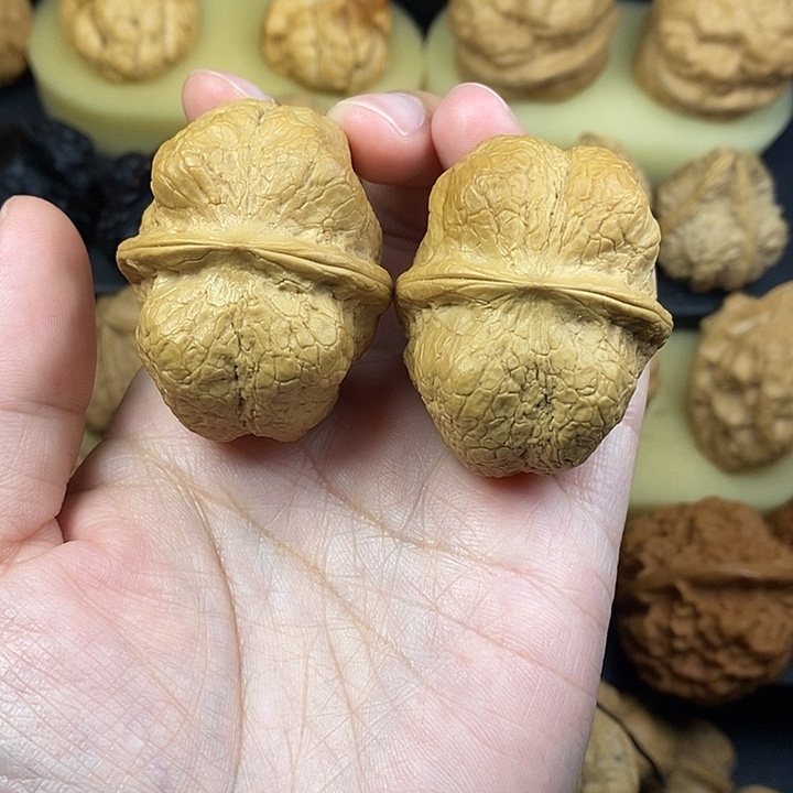 文玩核桃吊坠育****品方尊45