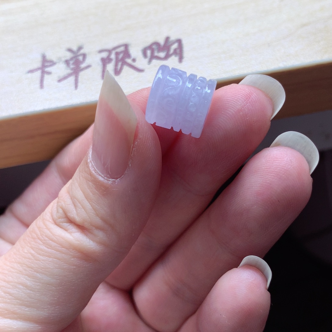 翡翠颈饰未镶嵌吊坠