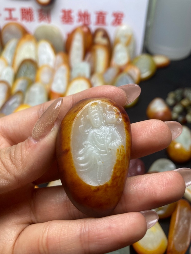 和田玉观音吊坠项链