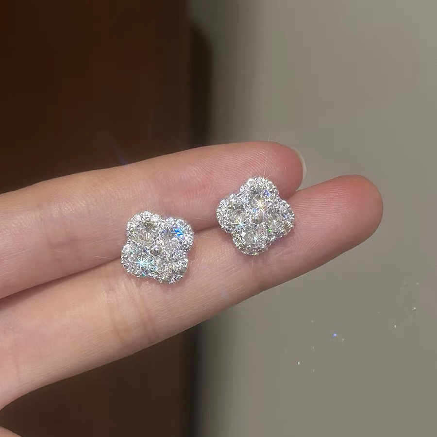铜合金合成锆石耳饰 原创设计银色四叶花耳钉女时尚百搭