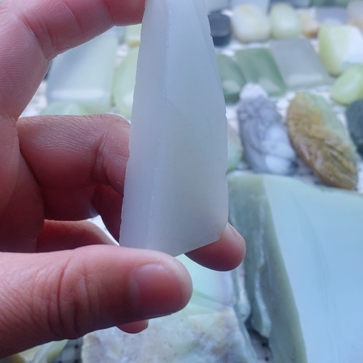 和田玉未镶嵌青海料