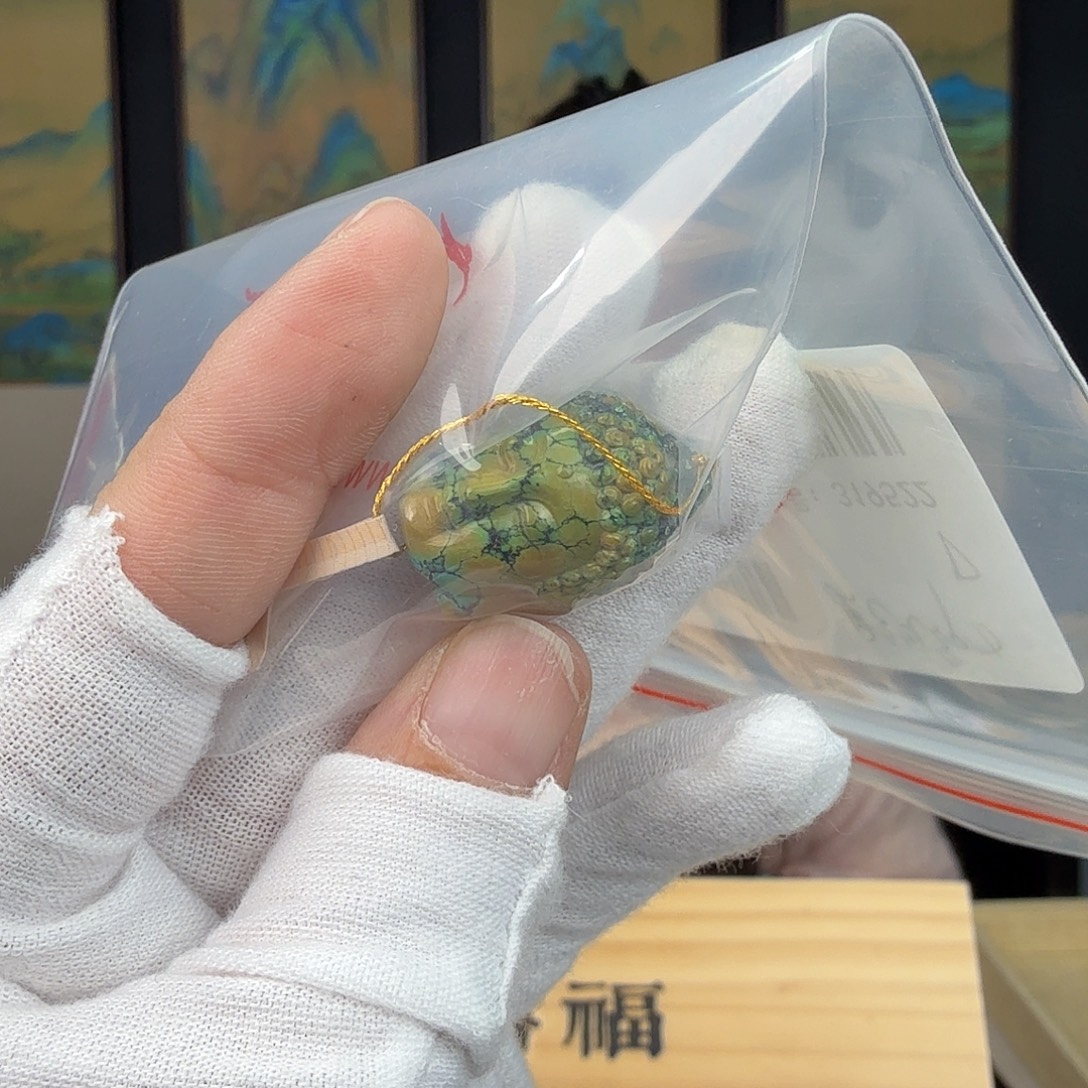 黑***力绿松石未镶嵌珠宝奇石