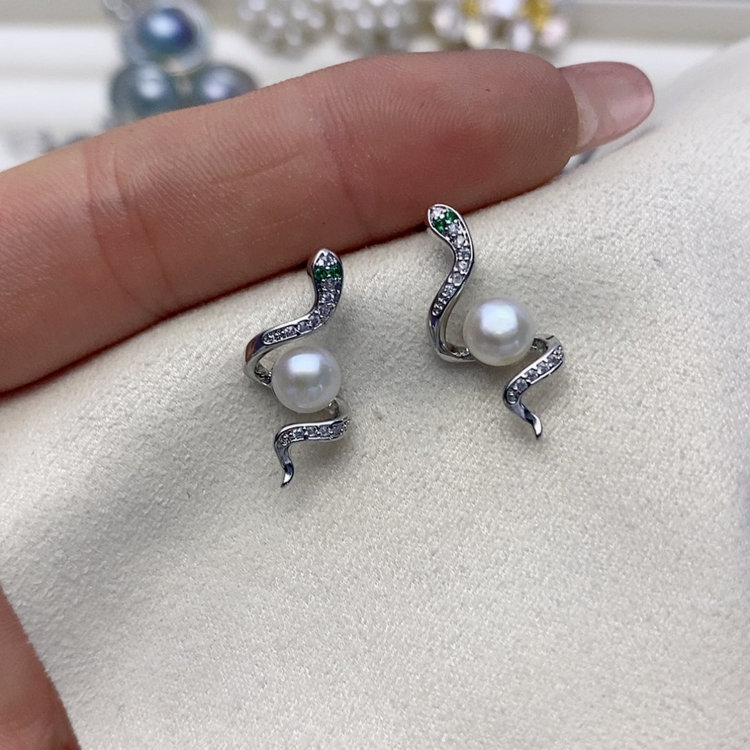 【闪购商品】淡水珍珠耳饰银S925镶嵌98