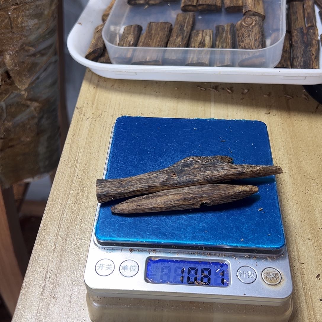 香料绿奇楠虫漏10克