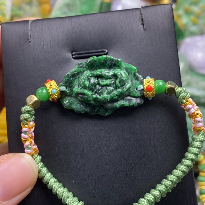 翡翠未镶嵌吊坠(赠链)