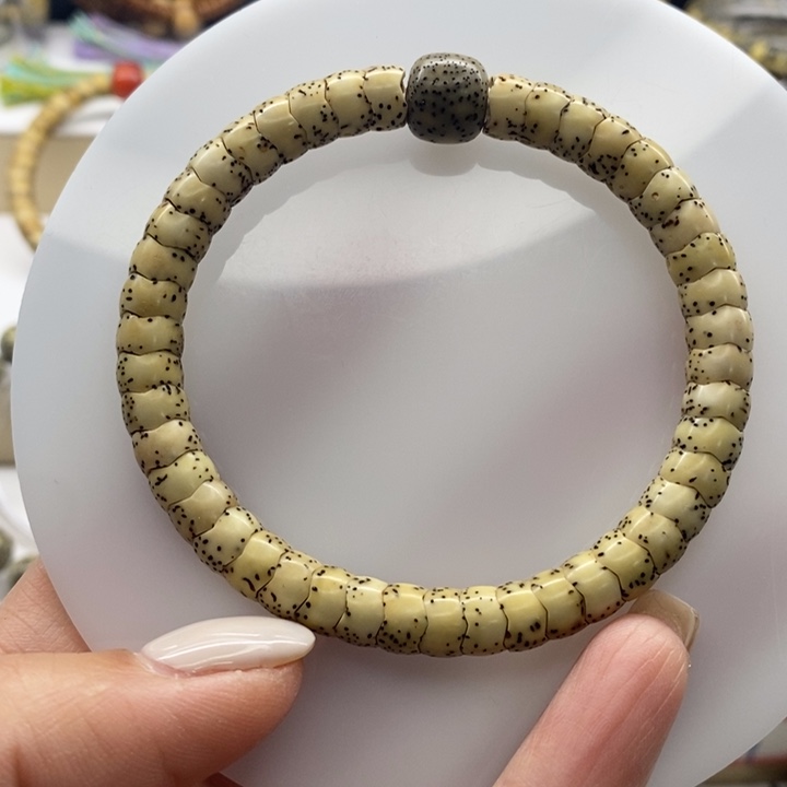 星月菩提手串8龙骨