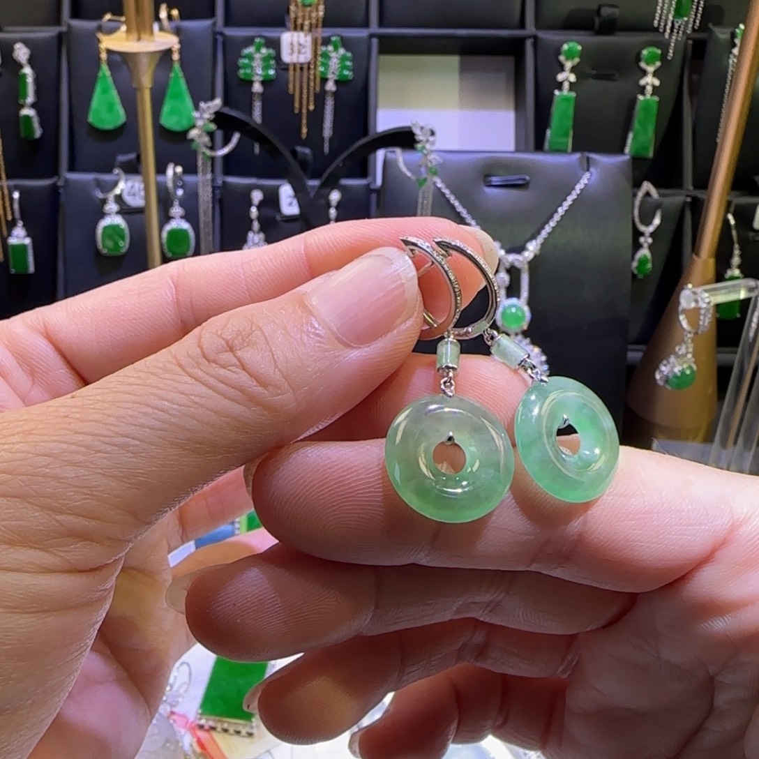 翡翠18K金镶嵌颈饰耳环