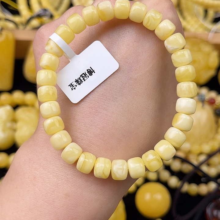 琥珀未镶嵌颈饰琥珀