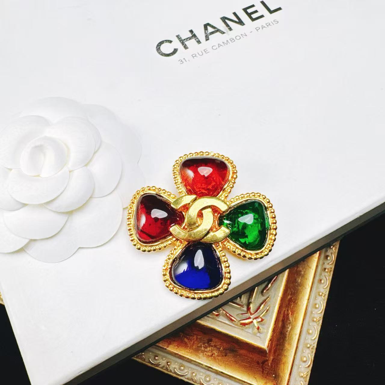 95新 Chanel/香奈儿 柚礼中古/香奈儿彩色琉璃四叶草双c胸针NXP