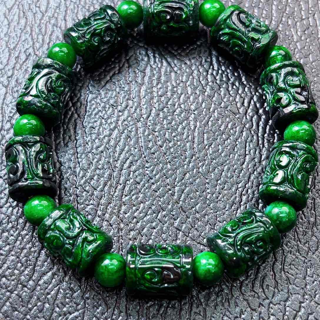 颈饰未镶嵌翡翠多样性