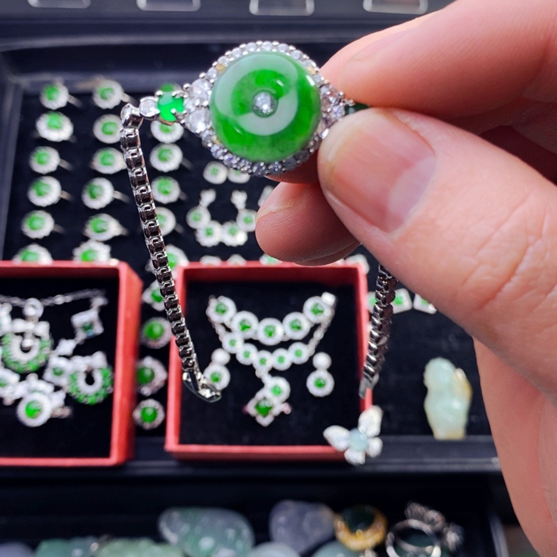 翡翠颈饰未镶嵌天然翡翠平安扣手链