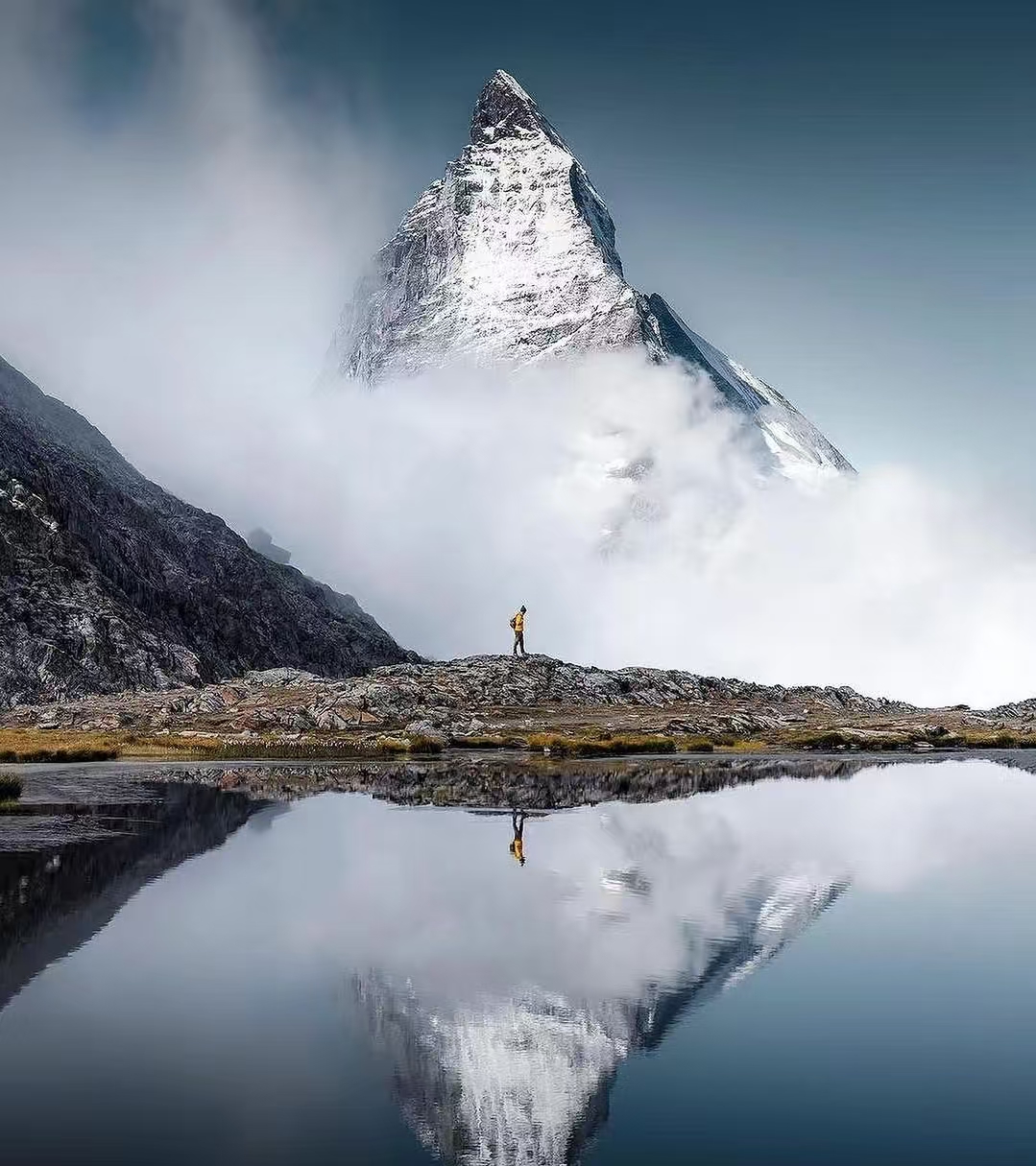 QQ2冬季新款连帽鹅绒服男女同款压胶锁绒