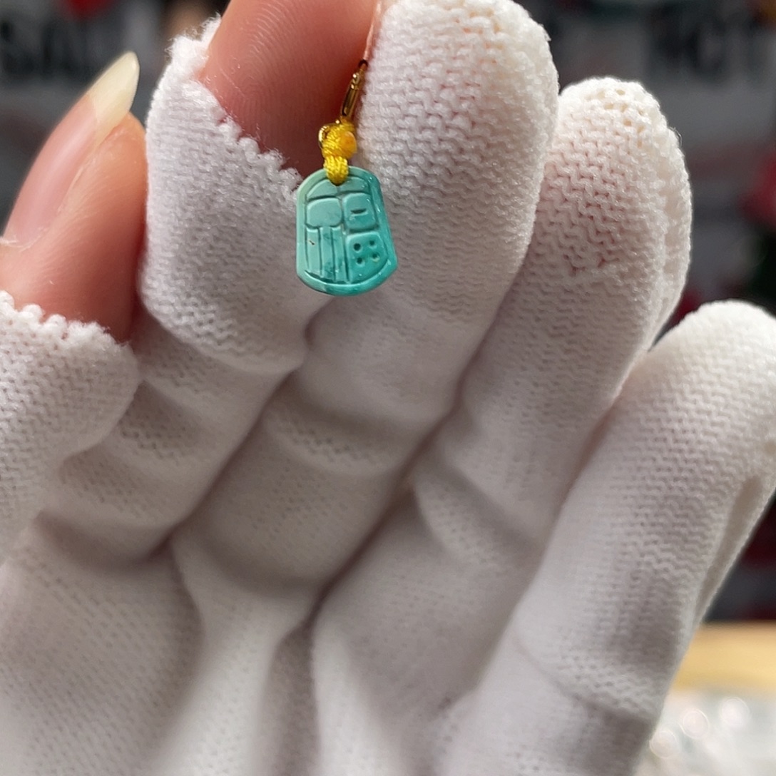 绿松石未镶嵌挂件