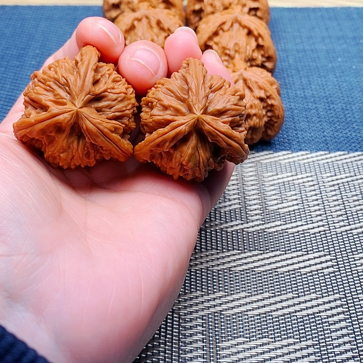 珍***来吊坠文玩核桃三棱