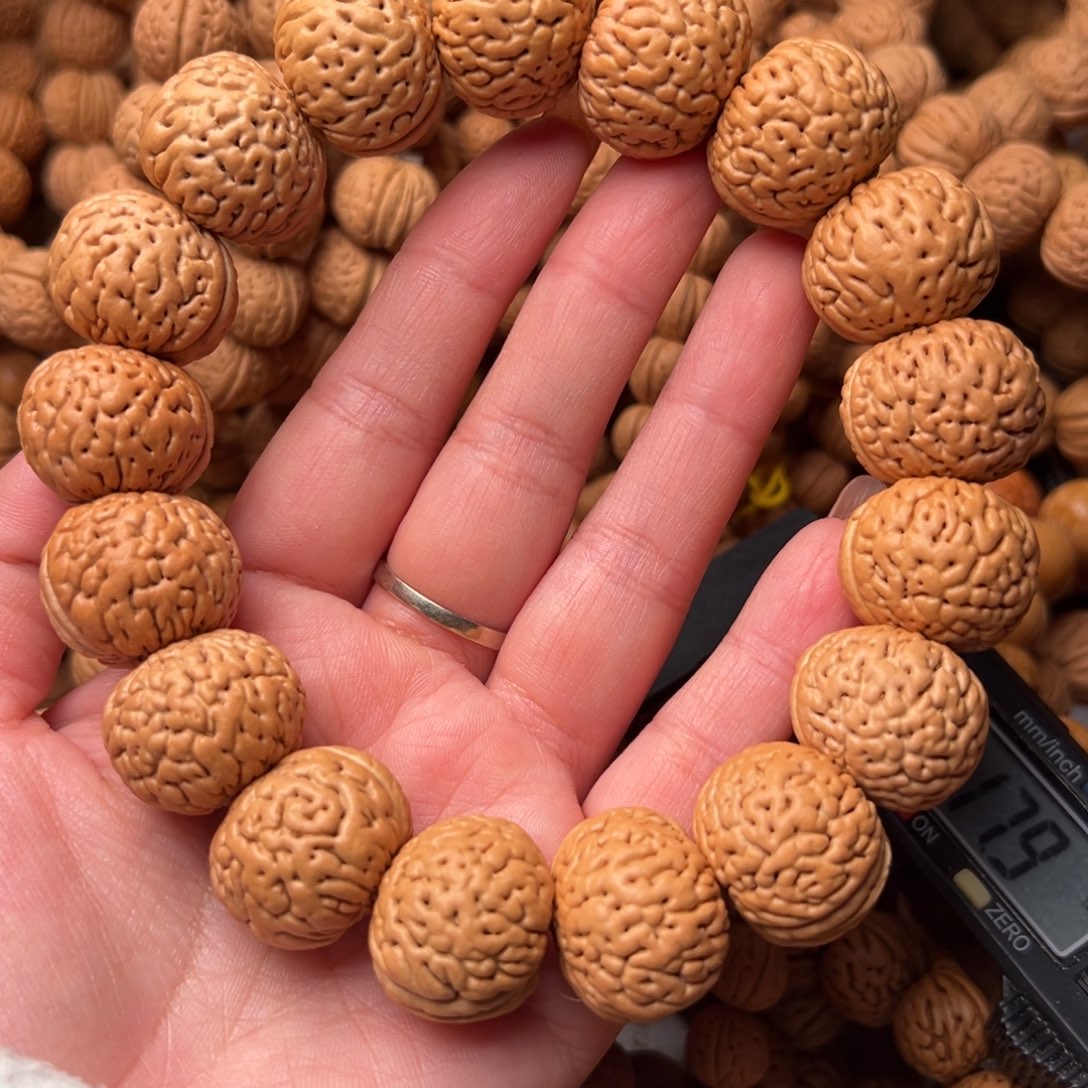 21尺寸苹果圆桃核手串