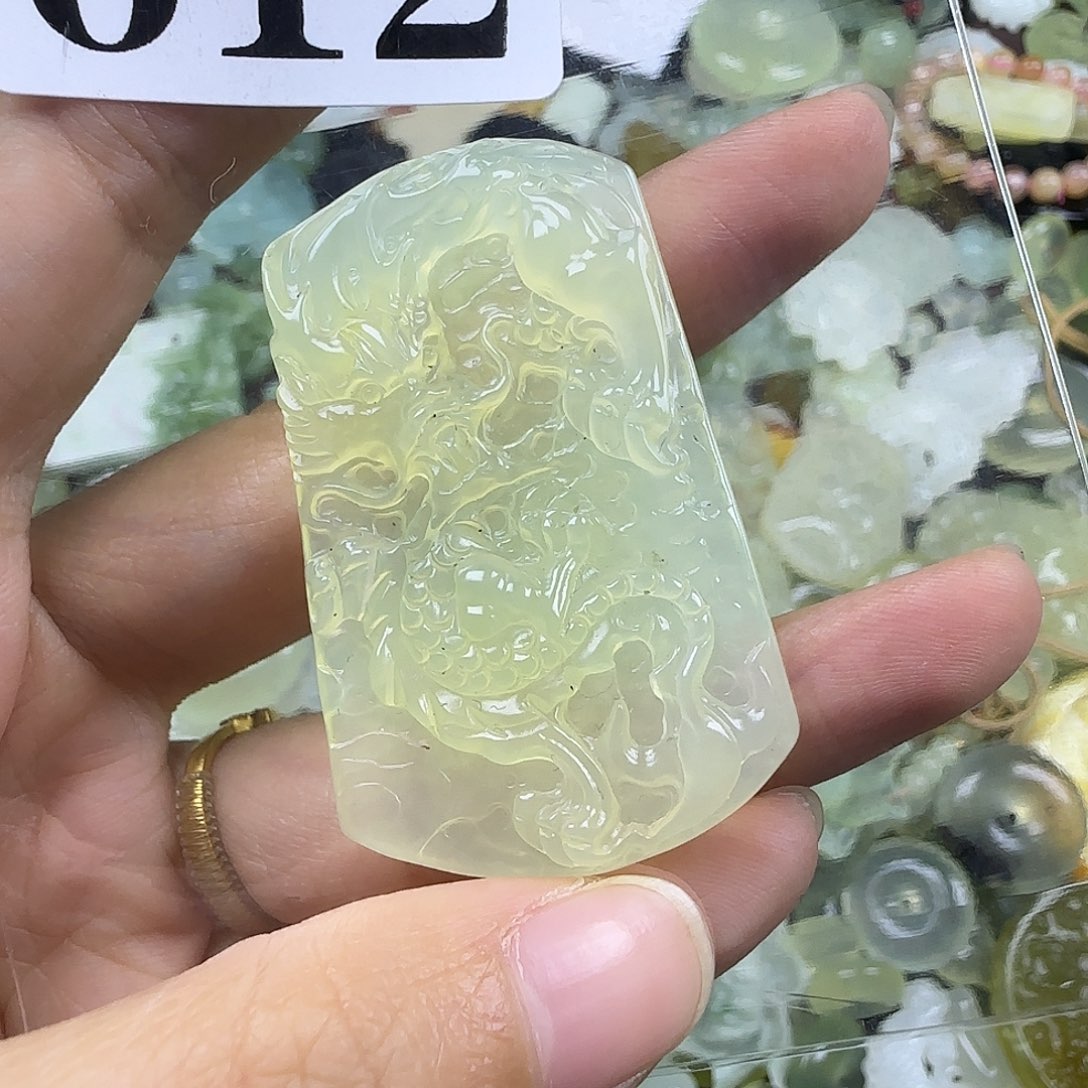 蛇纹石玉未镶嵌岫玉吊坠