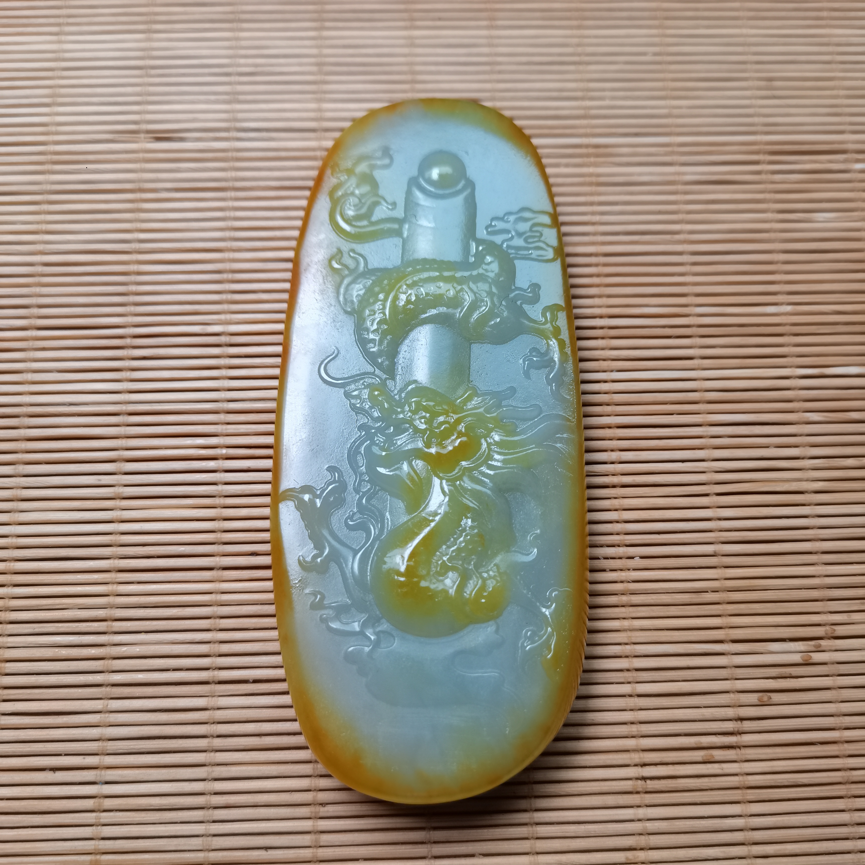 新疆和田玉龙盘柱142克