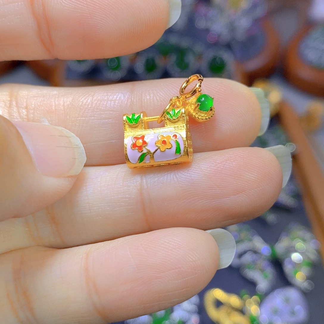 翡翠颈饰银S925镶嵌天然翡翠