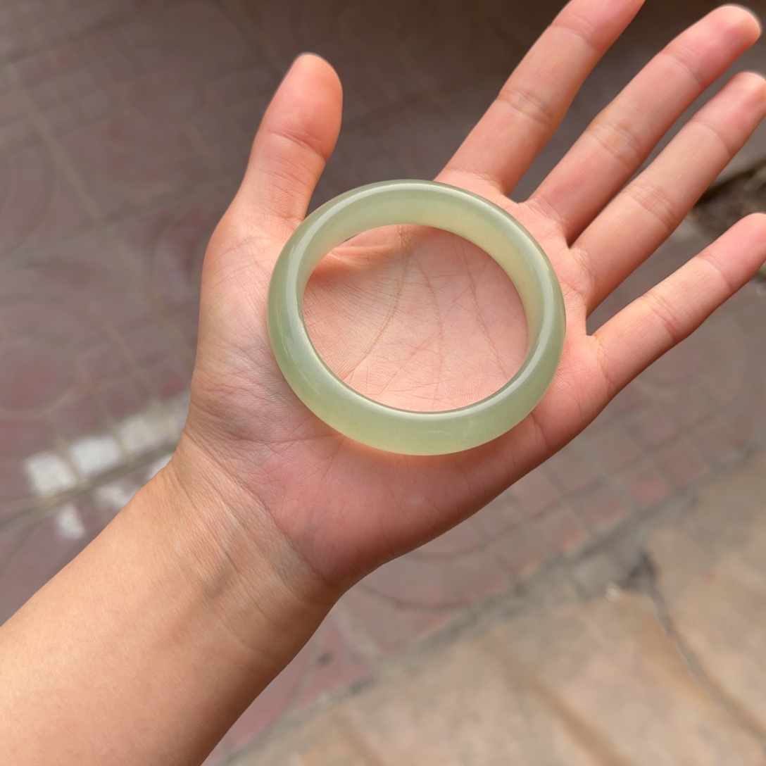 东陵石未镶嵌手镯