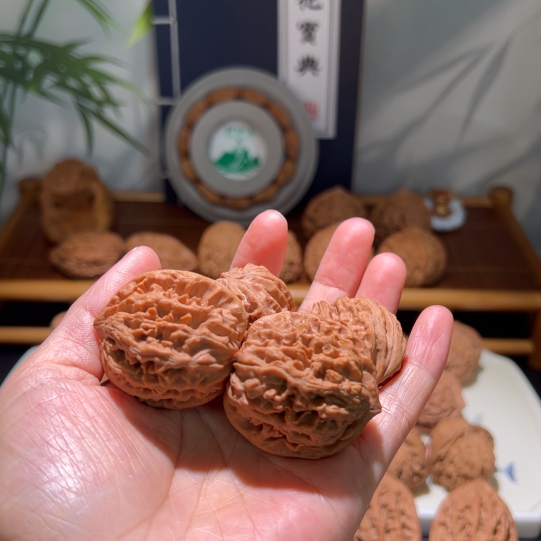 文玩核桃把件震八荒陪嫁半壁