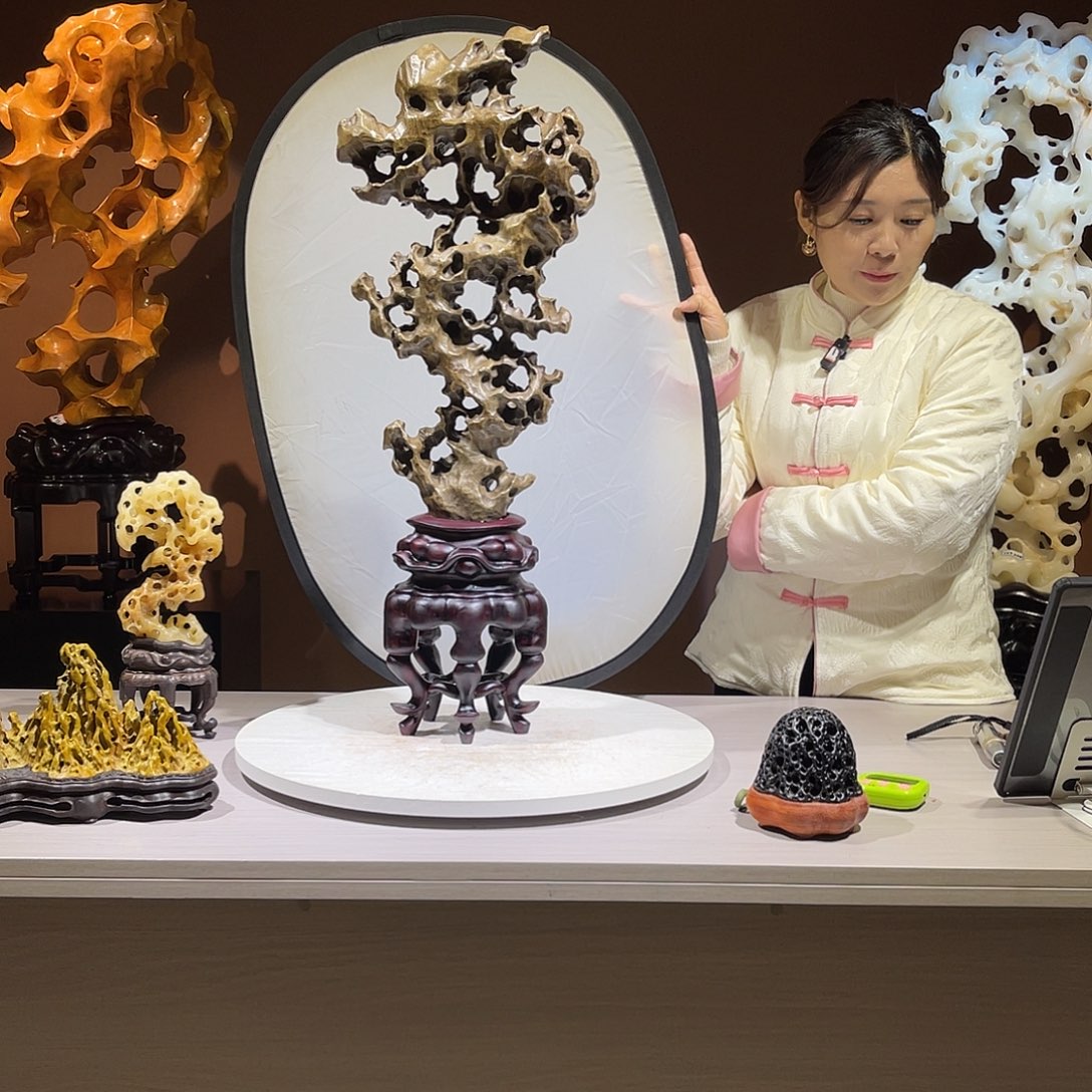 汇***心太湖石，高73宽27厘米