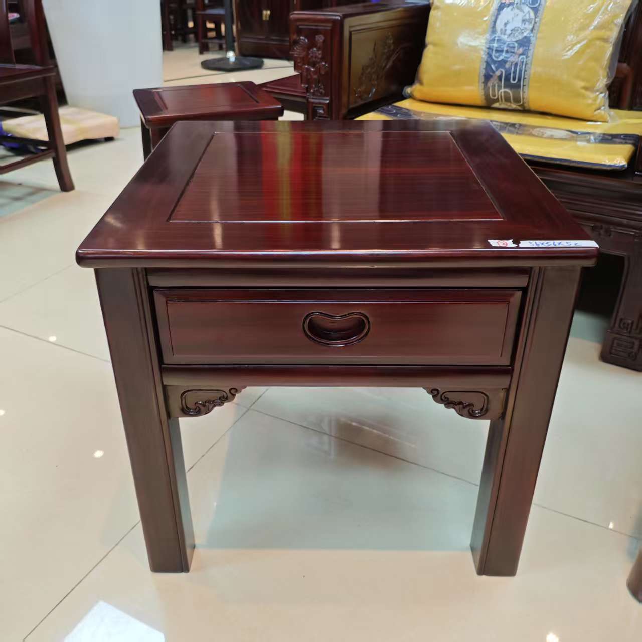 2号角几：长56宽56高52