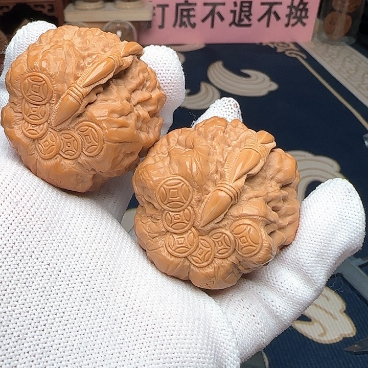 文玩核桃吊坠相****）蛤蟆头一道筋44钱袋子纯手工雕刻