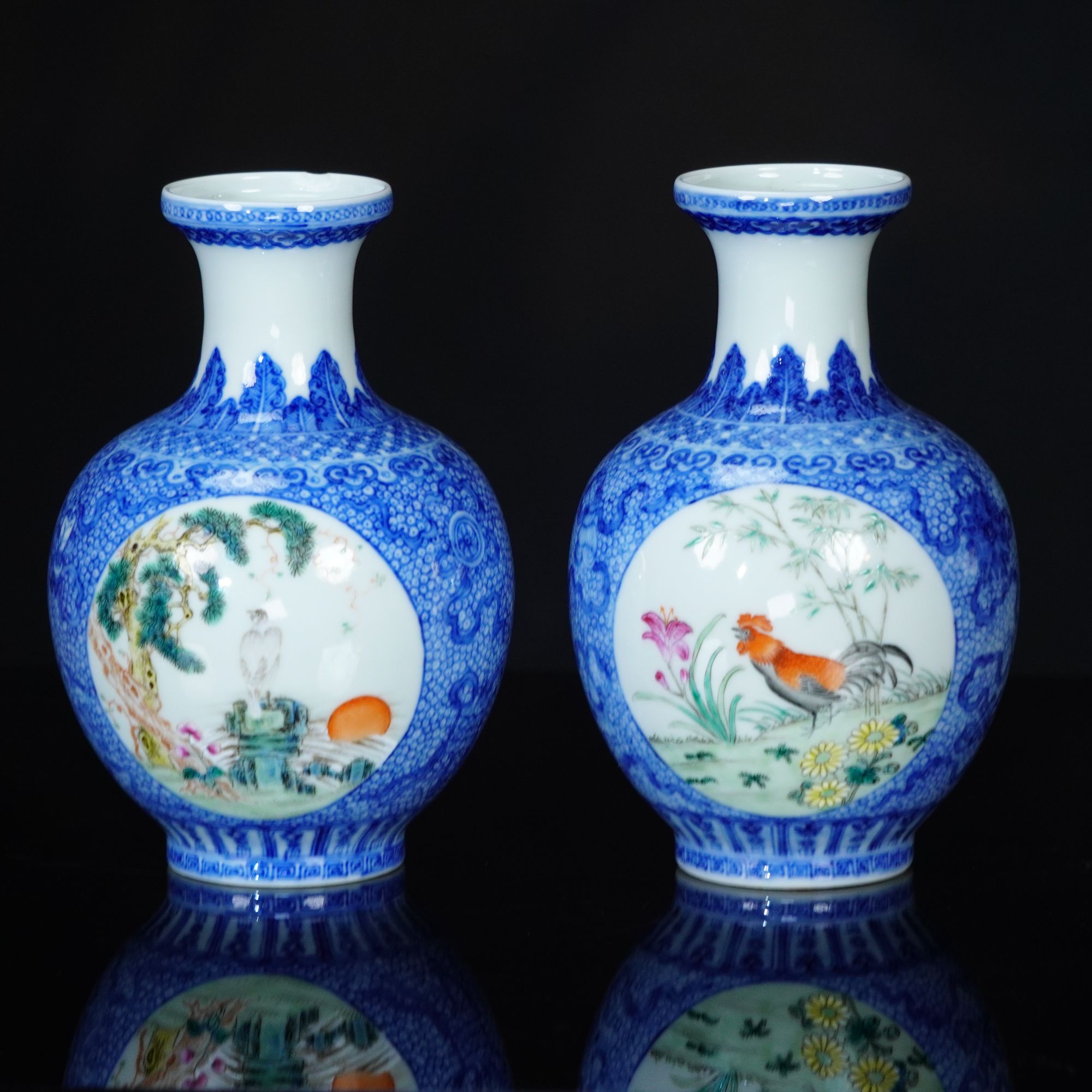 【晶晶推荐】-民国青花开光粉彩官上加官纹盘口瓶一对(TK-134)