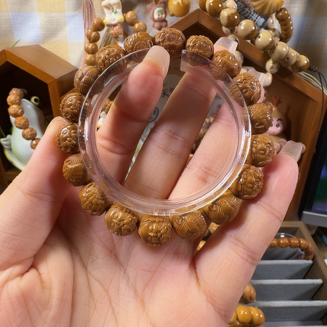 猴头核桃吊坠爱神