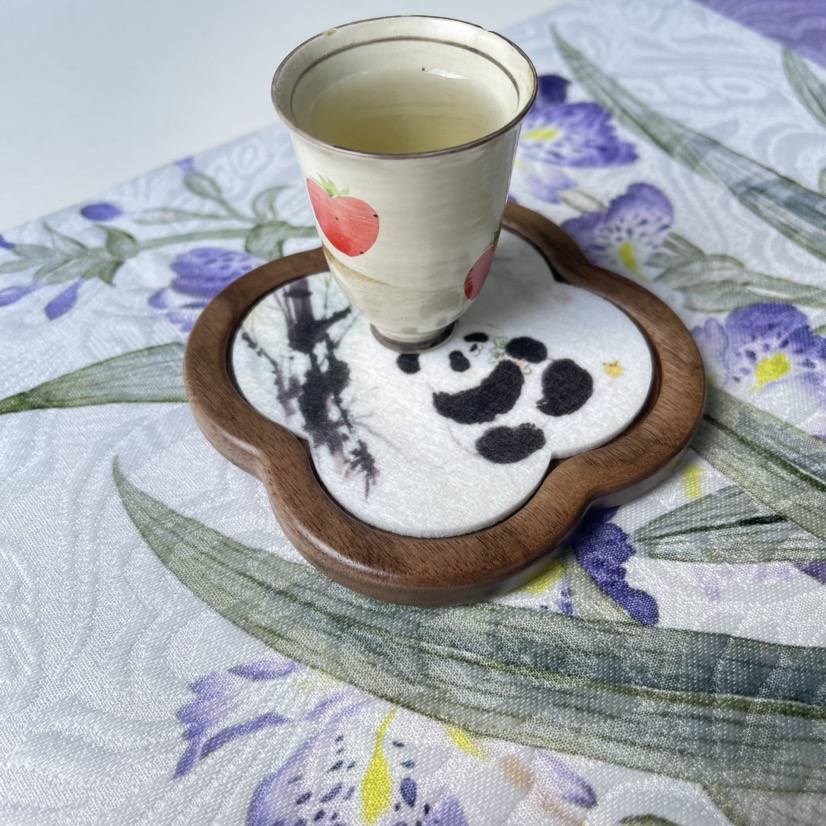 新品黑胡桃四叶草杯垫 熊猫毛毡款 直径约8 cm