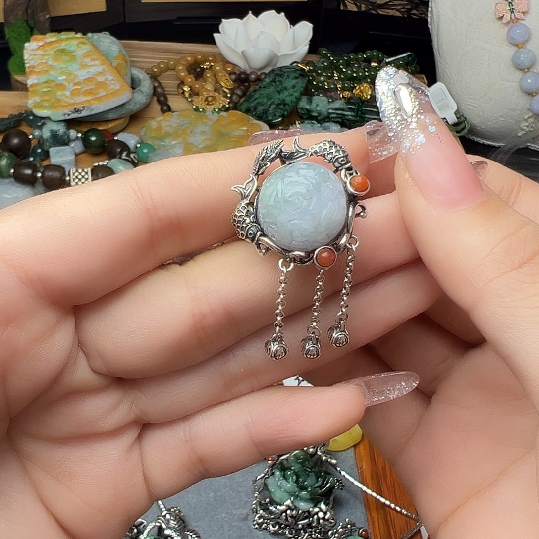 翡翠吊坠(赠链)未镶嵌优****i吊坠