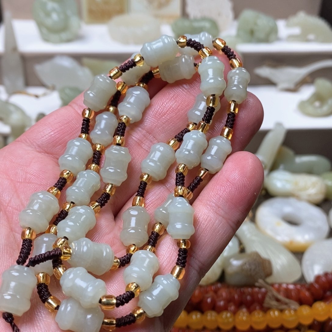 和田玉颈饰未镶嵌