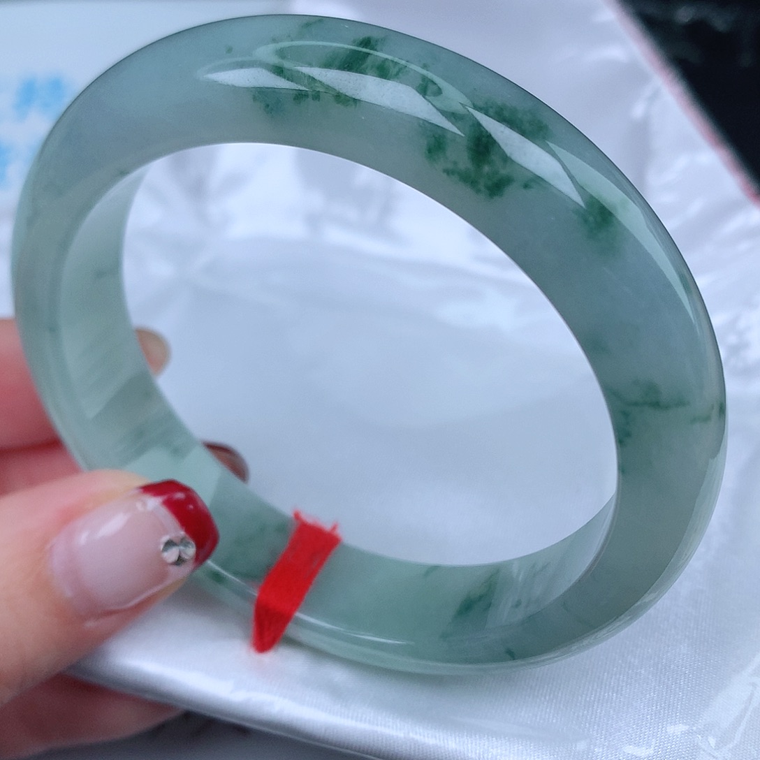 翡翠手镯未镶嵌天然