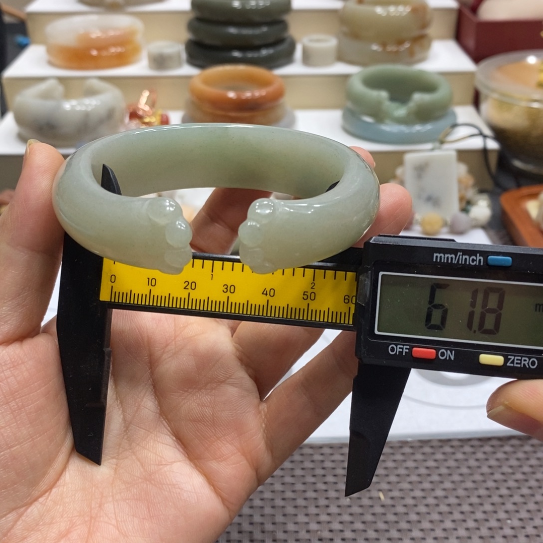 石英质玉未镶嵌手镯