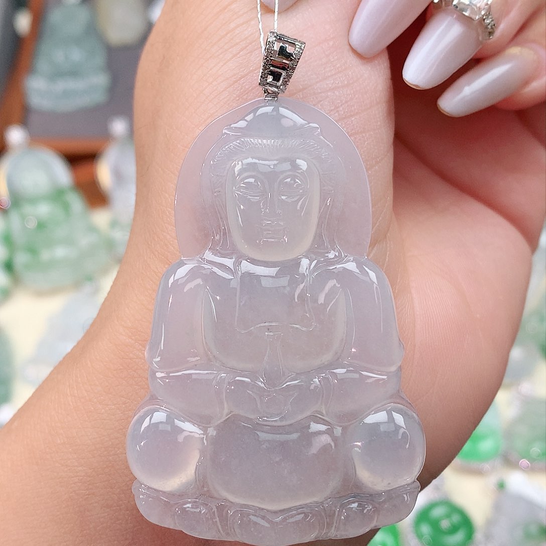 颈饰18K金镶嵌翡翠观音