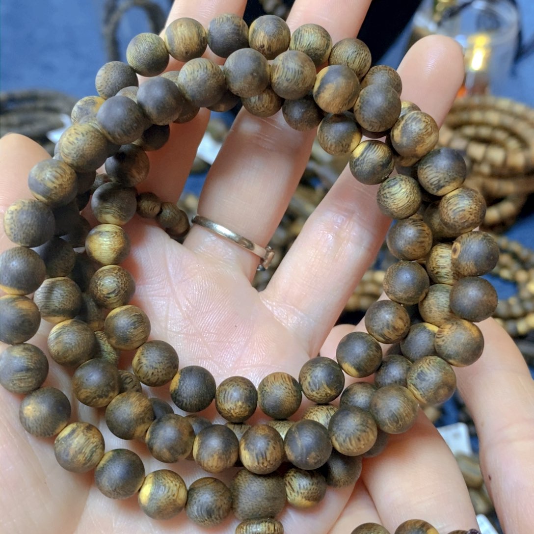 沉香手串莺歌绿卡8-29克多样性发货一条