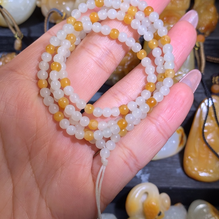 和田玉颈饰未镶嵌