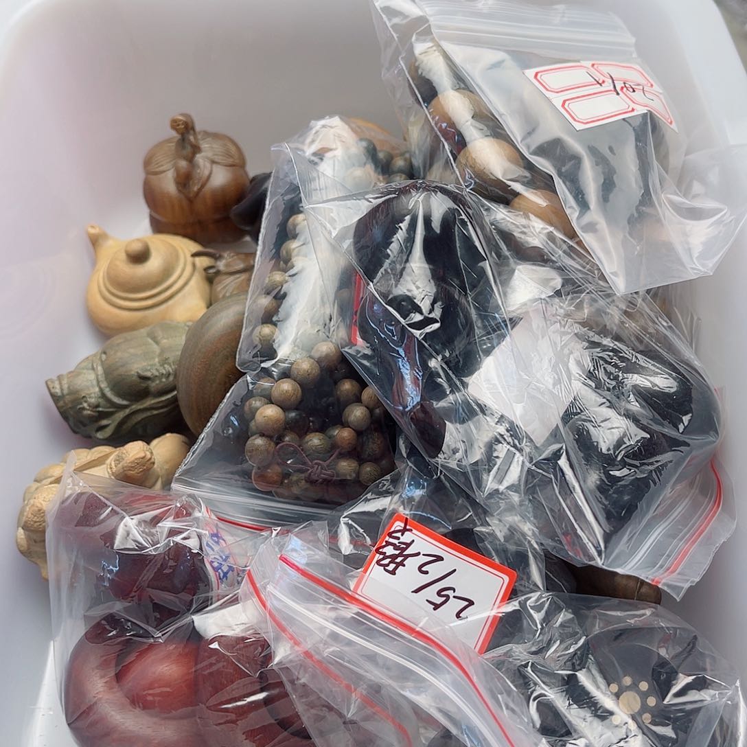 木万**成阿根廷绿檀手把件