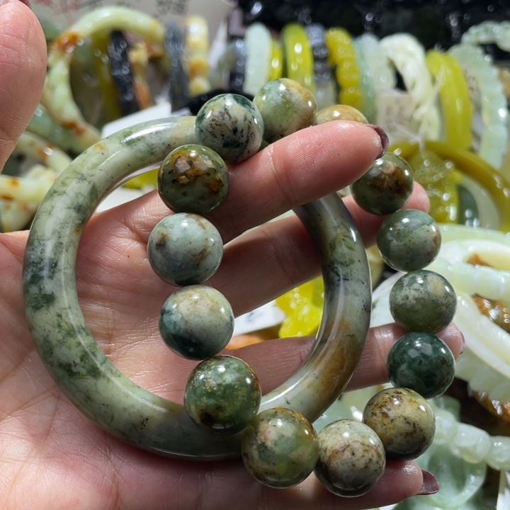 岫玉未镶嵌手镯59.60