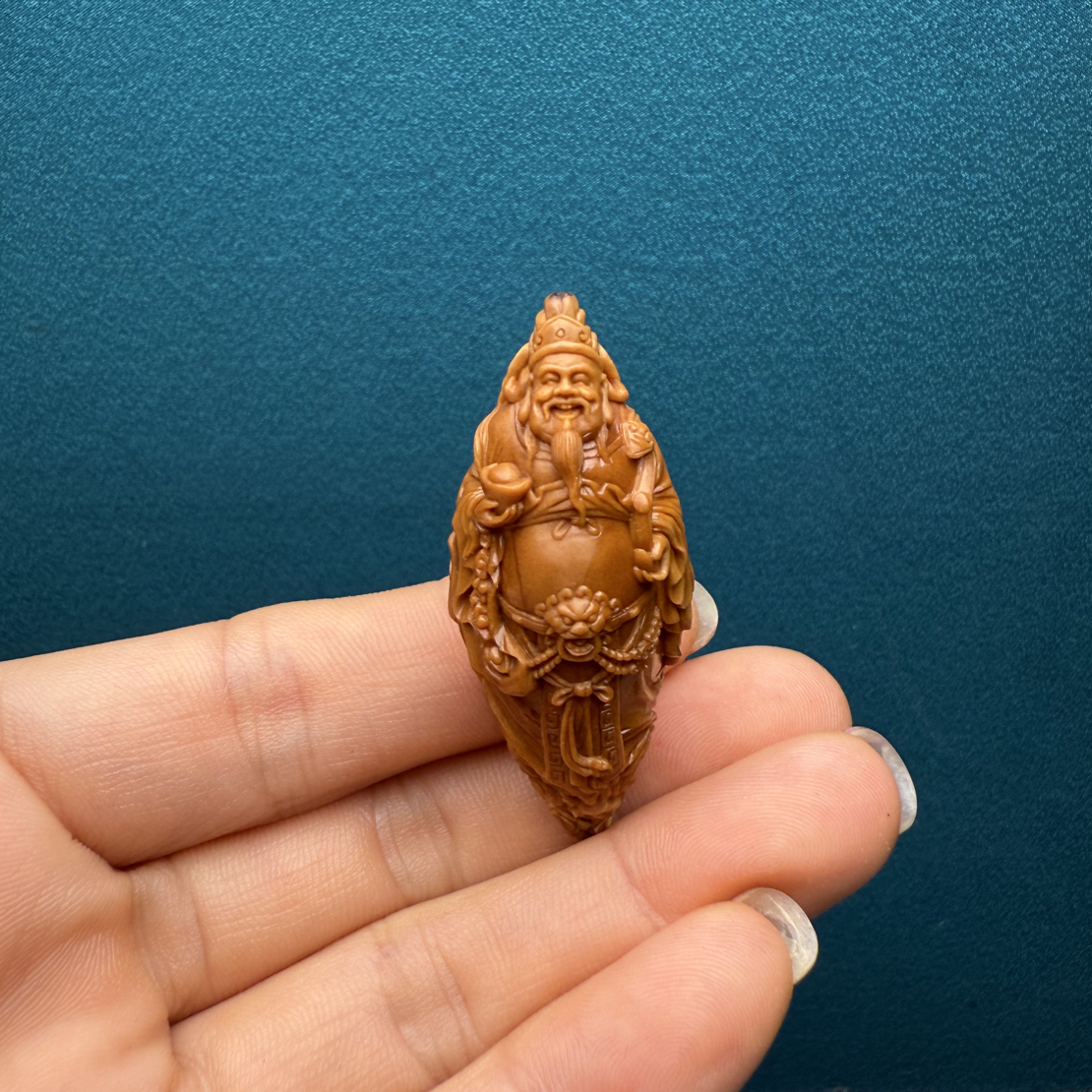 苏工精品橄榄核雕【财神】尺寸：2.15x5.0