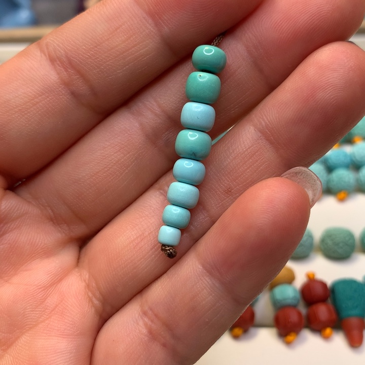 绿松石未镶嵌颈饰