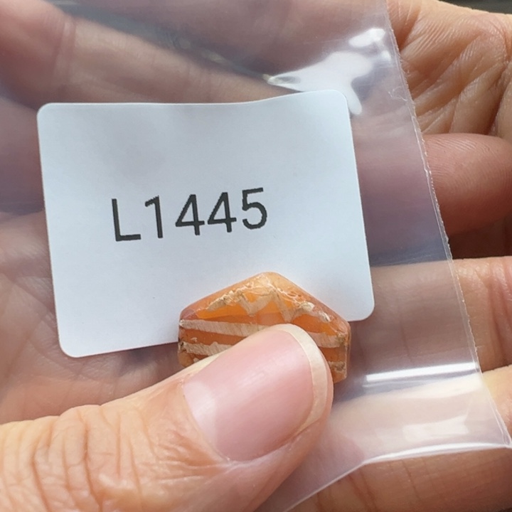 轻***風玛瑙/玉髓未镶嵌珠宝半成品