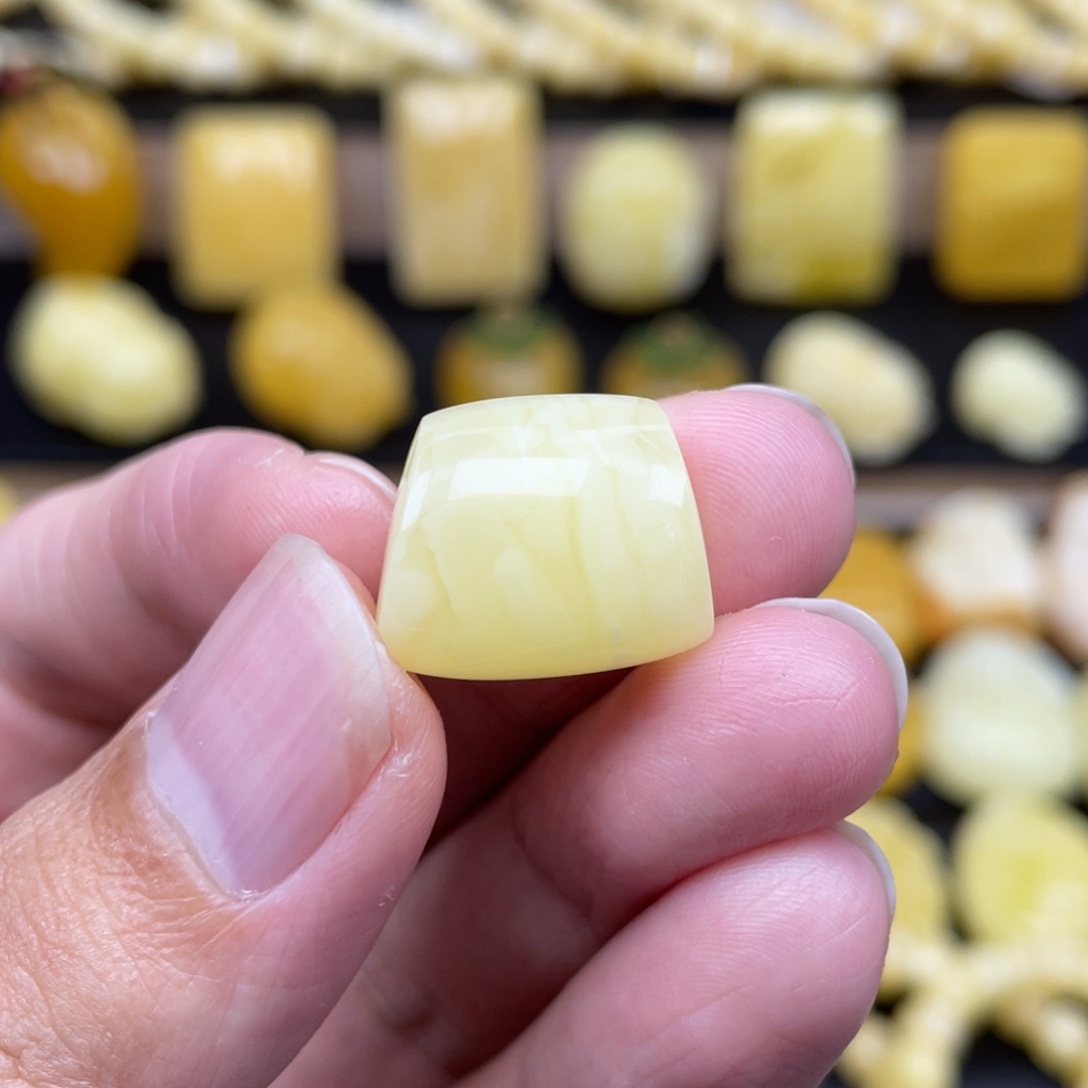 琥珀未镶嵌裸石琥珀蜜蜡